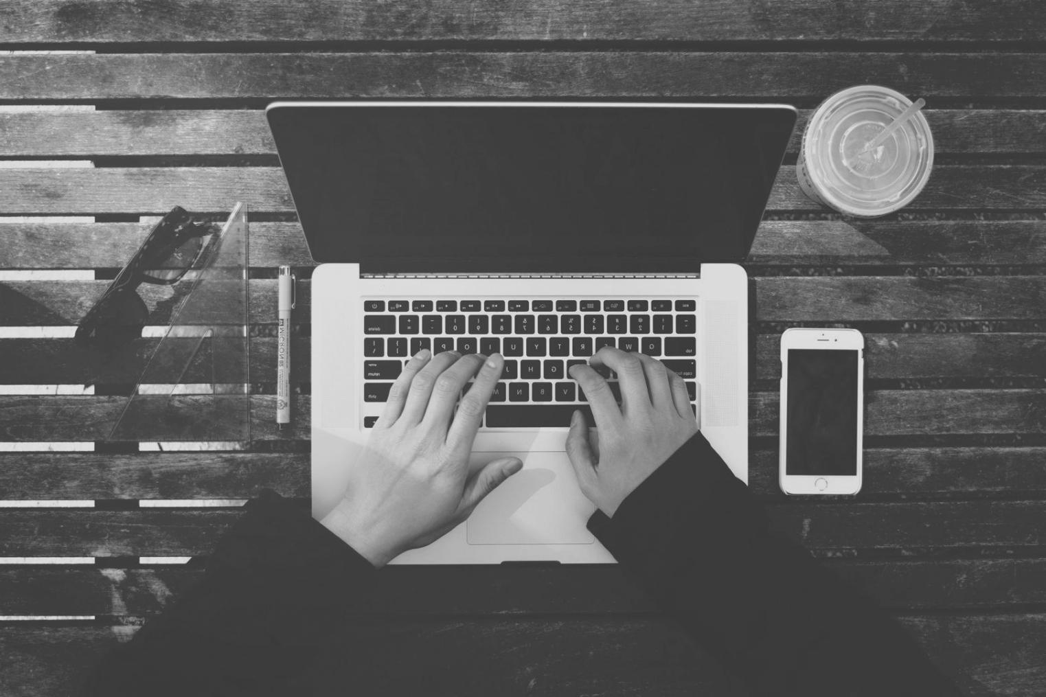 Analyse collaborative de données financières en groupe de travail